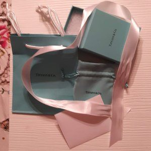 New Tiffany Gift Box / Bag / Pouch / Ribbon / Blanket White Envelope